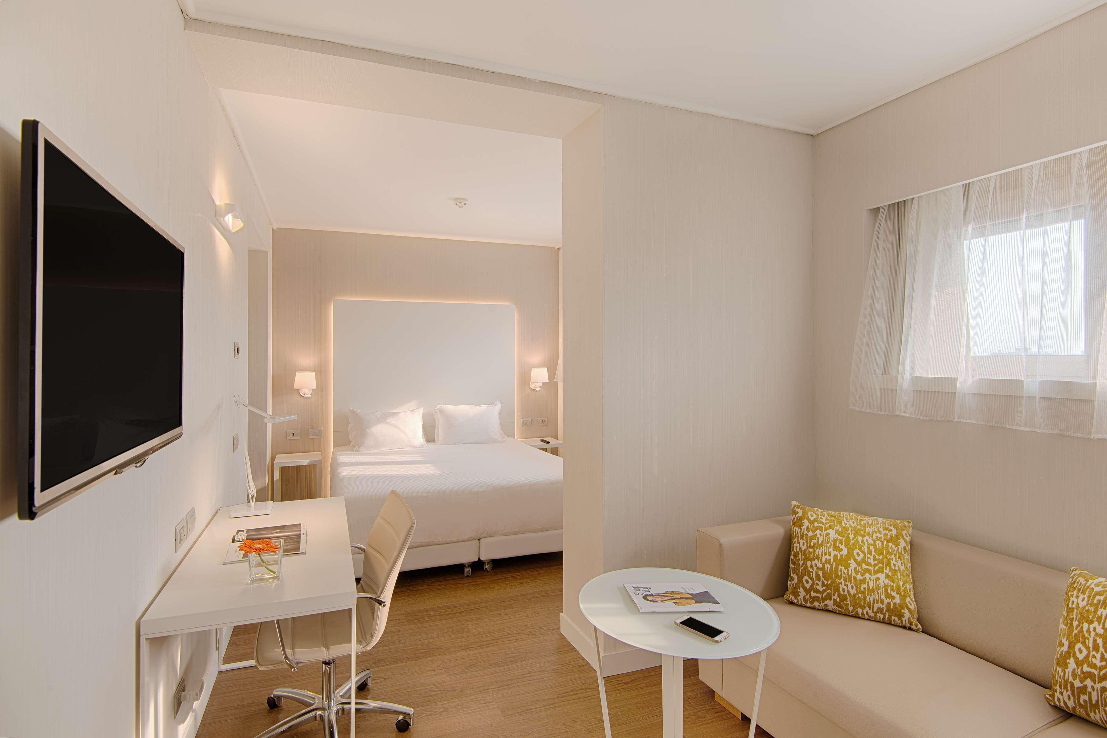 Hotel Nh Centro 4*