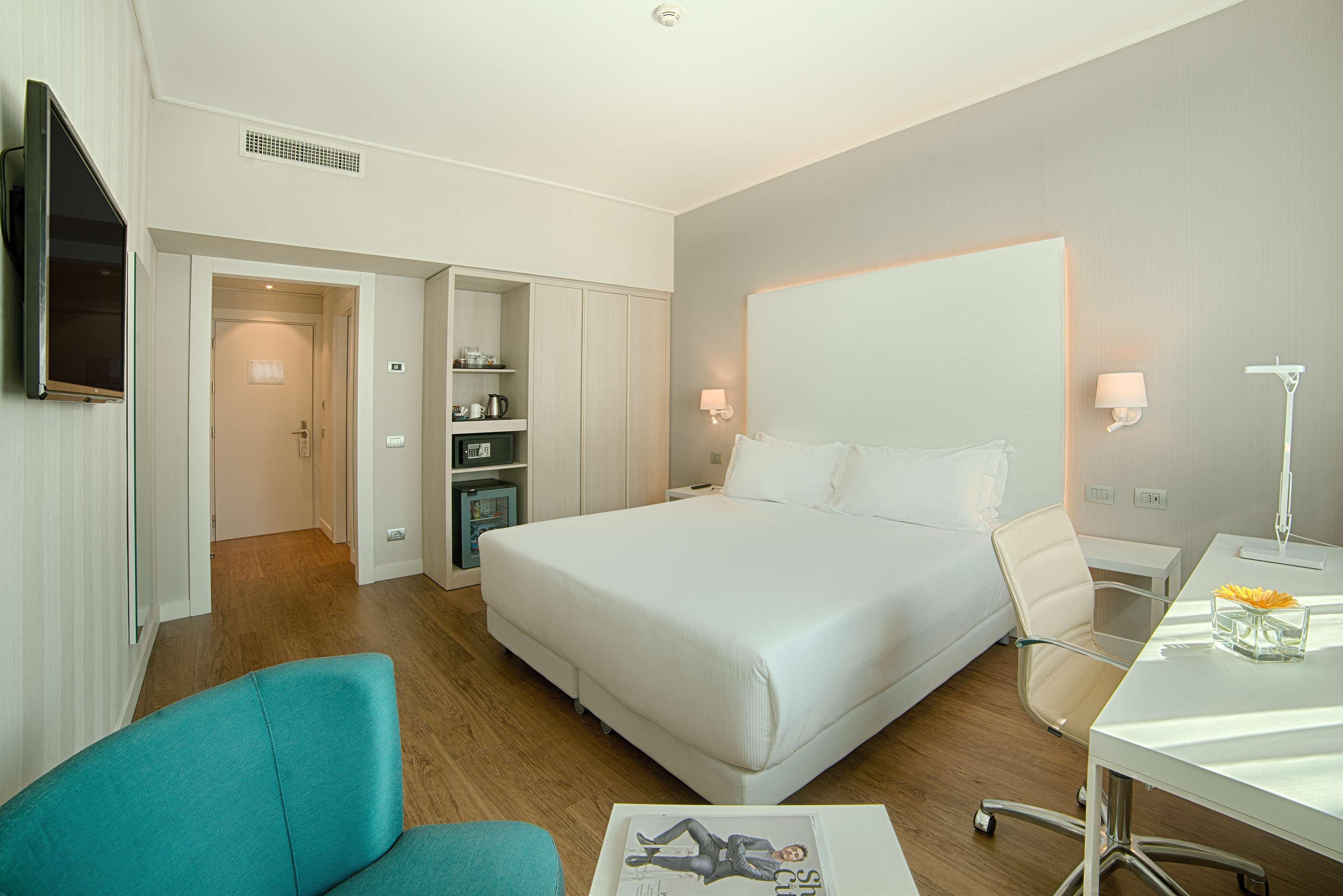 Nh Centro Hotel 4*