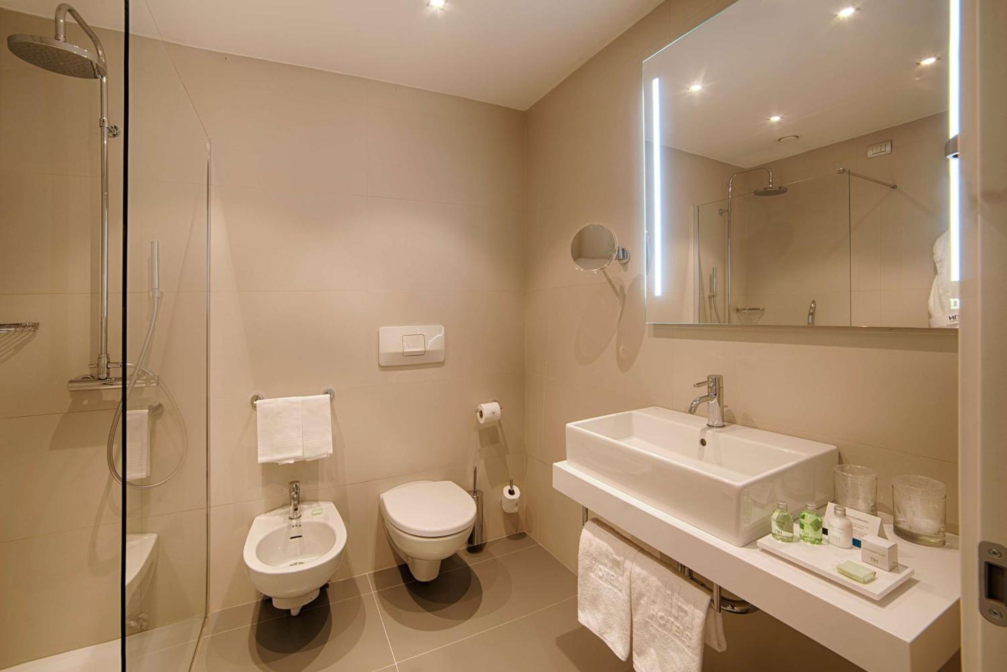 Nh Centro Hotel 4*